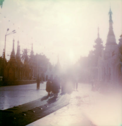 Polaroid moines Yangon Birmanie