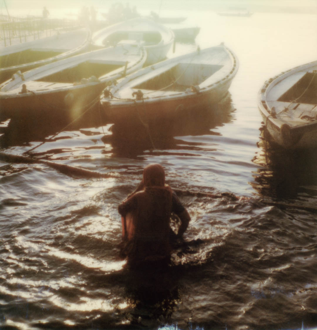 Polaroid femme varanasi gange