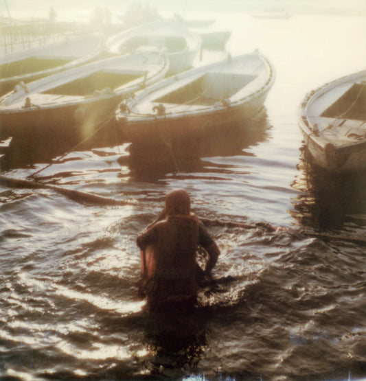 Polaroid femme varanasi gange